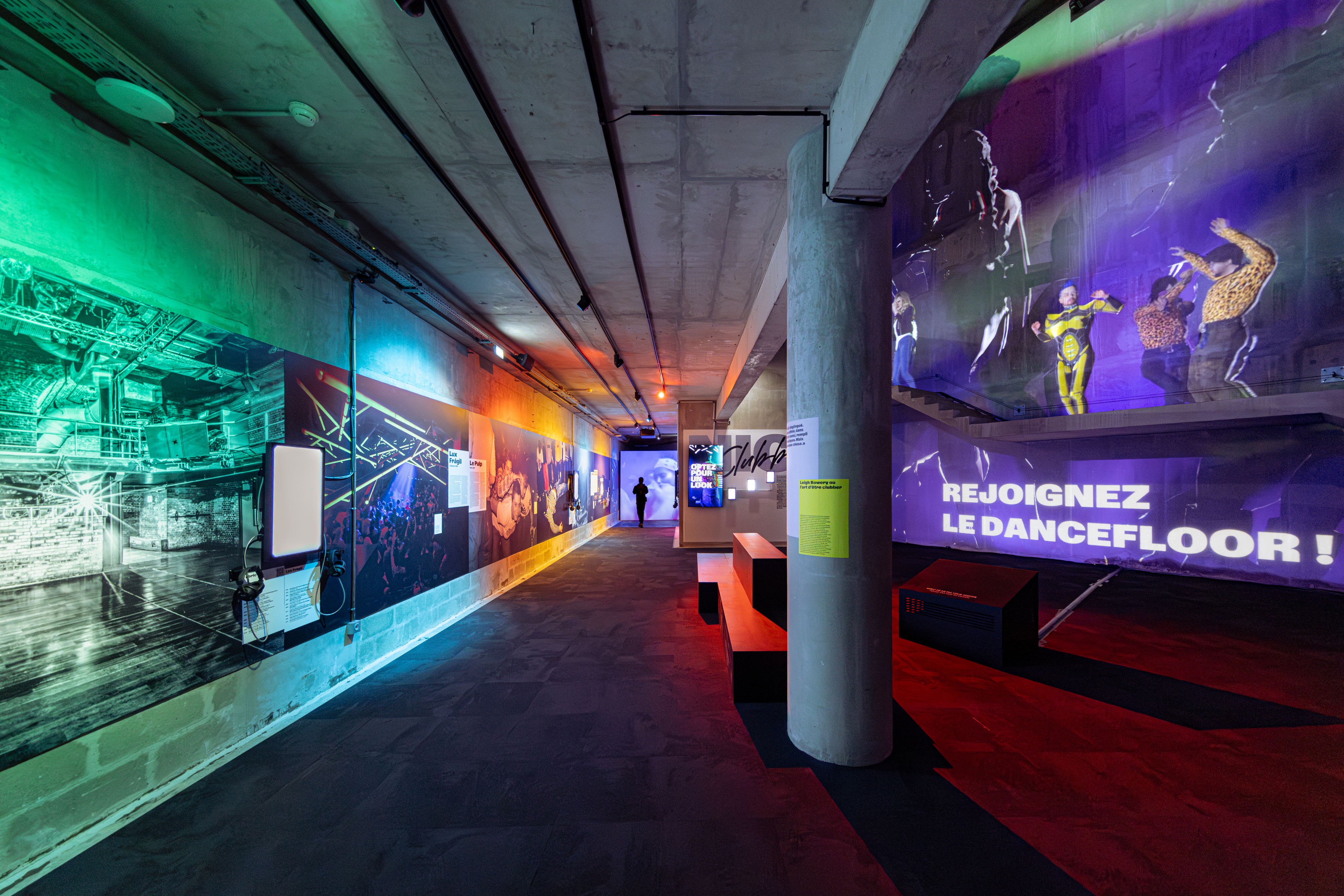 Mezzanine du Grand Palais Immersif pendant l'exposition Clubbing