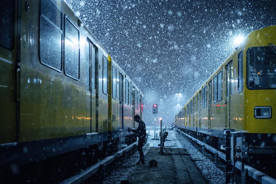 LOADING - visuel Edward Nightingale 